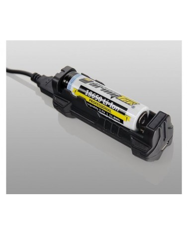 PACK ARMYTEK DOBERMANN PREDATOR XP-L HI CON CARGADOR C1 PRO+BATERÍA